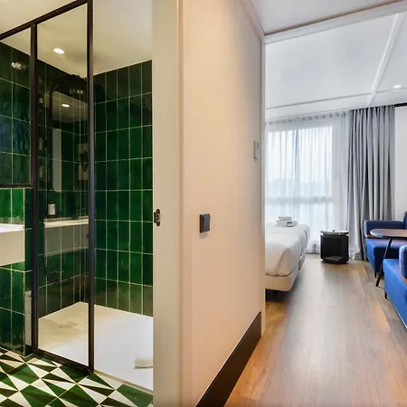 מלון Tres Reyes 4*