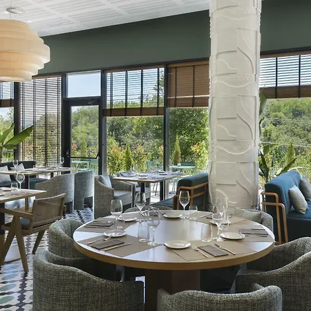 Hotel Tres Reyes 4*