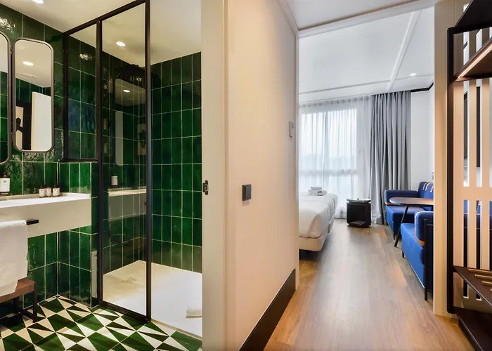 Hotell Tres Reyes 4*